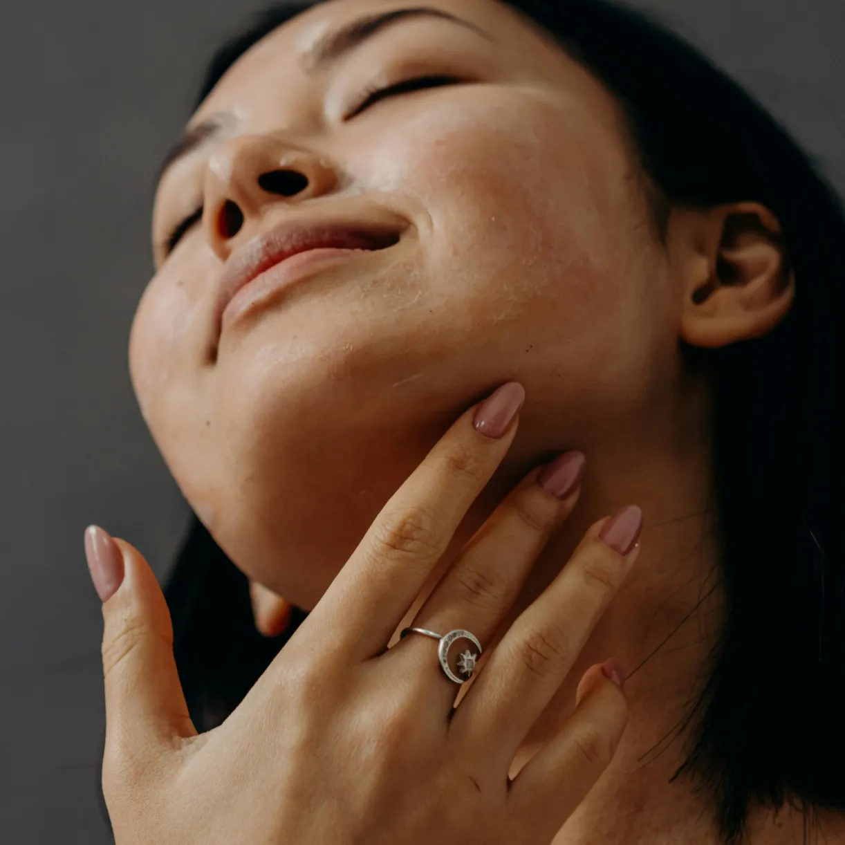 An image of a woman with natural skin.